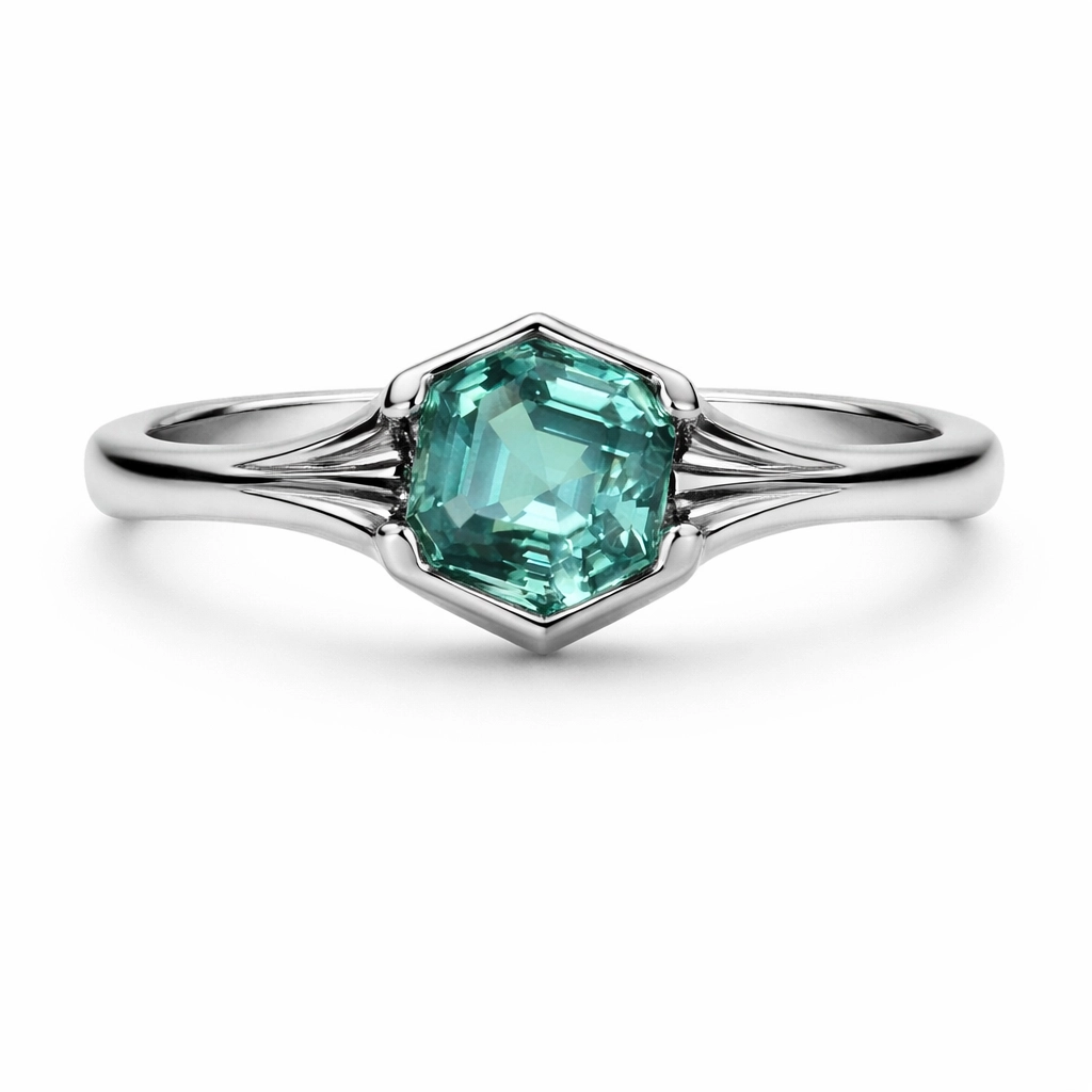 PR048S Luxe Emerald Zircon Ring